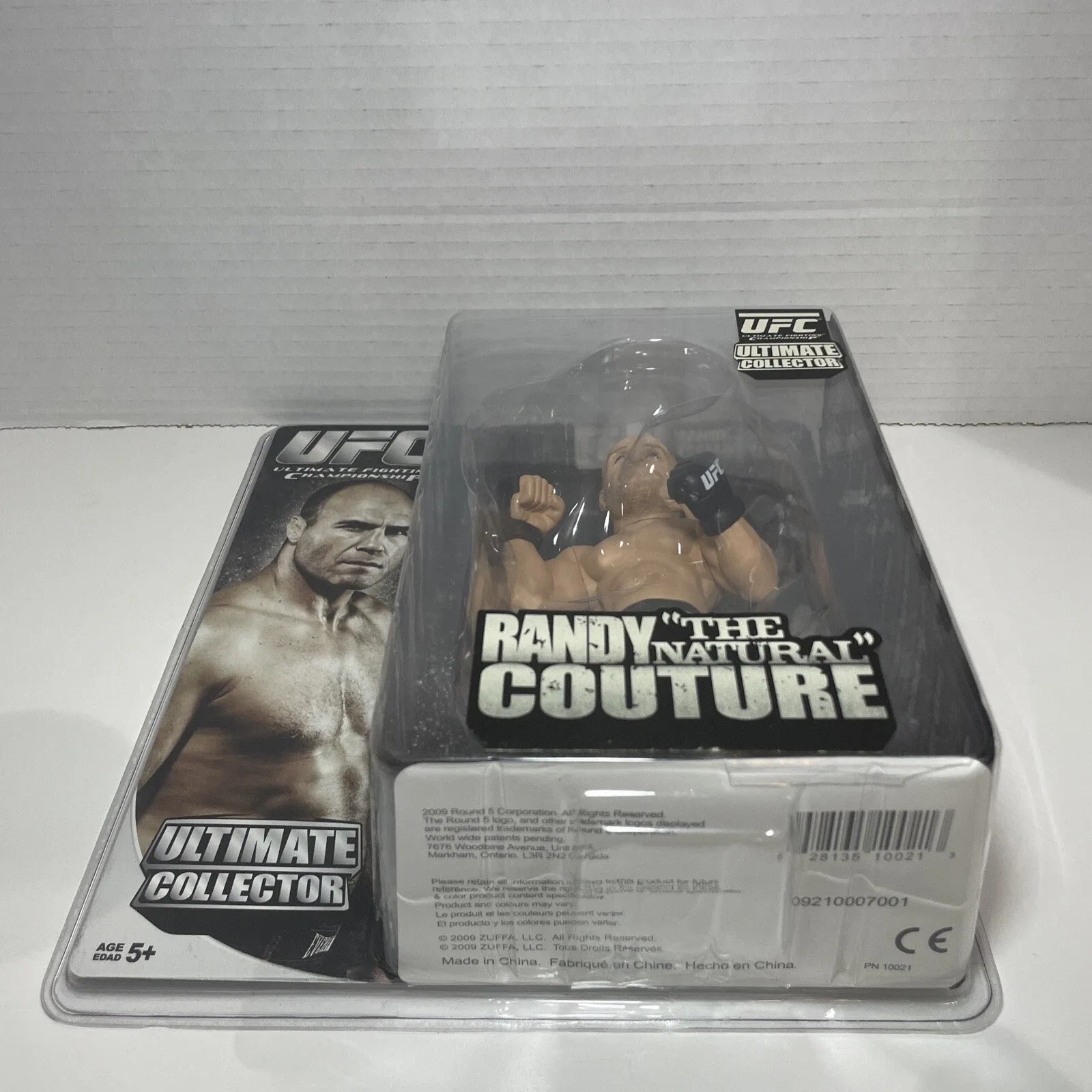 Round 5 UFC Randy Couture "The Natural" Ultimate Collector Actio - photo 4