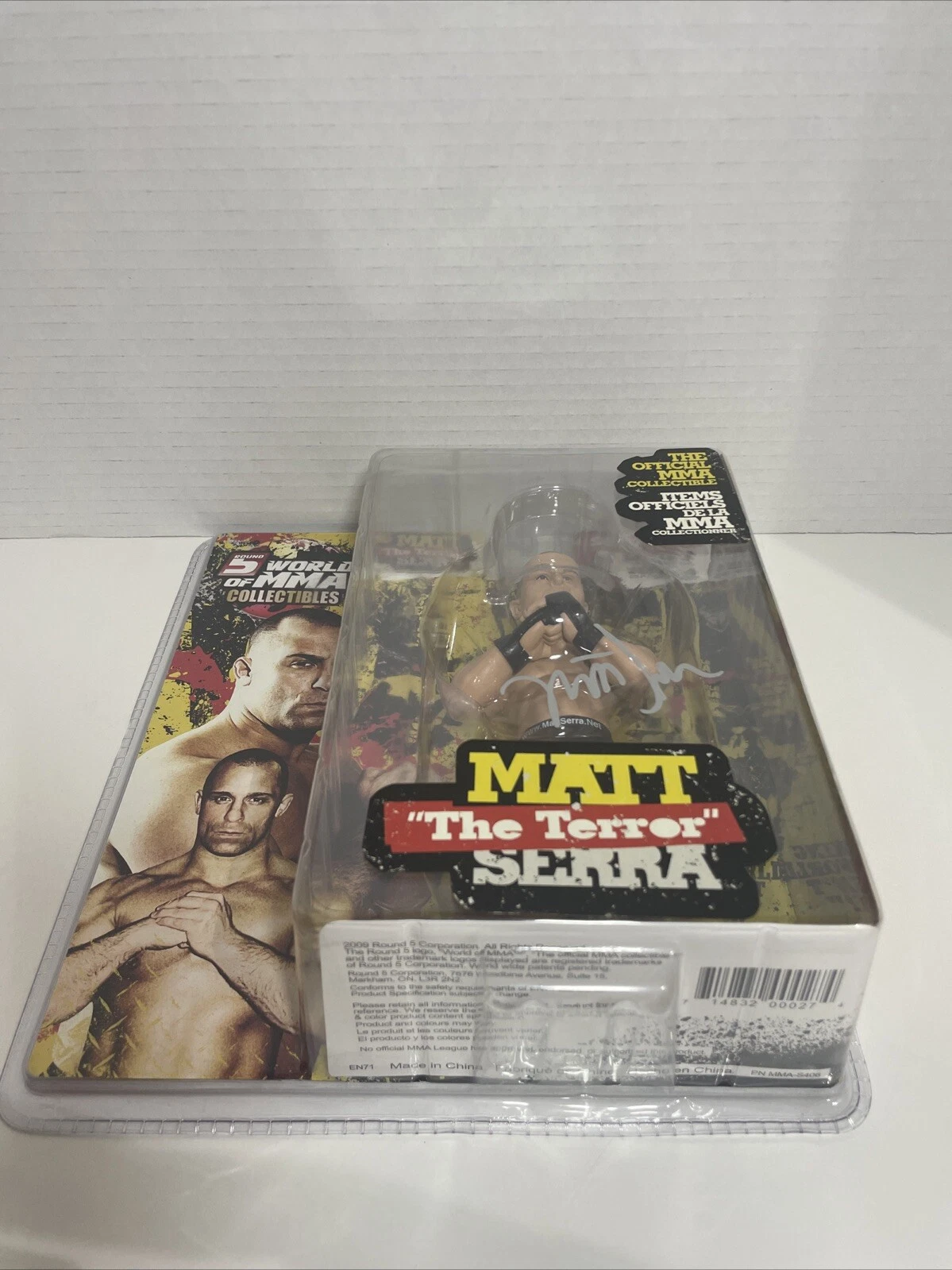 UFC Round 5 Matt "The Terror" Serra Signed Action Figure - photo 4