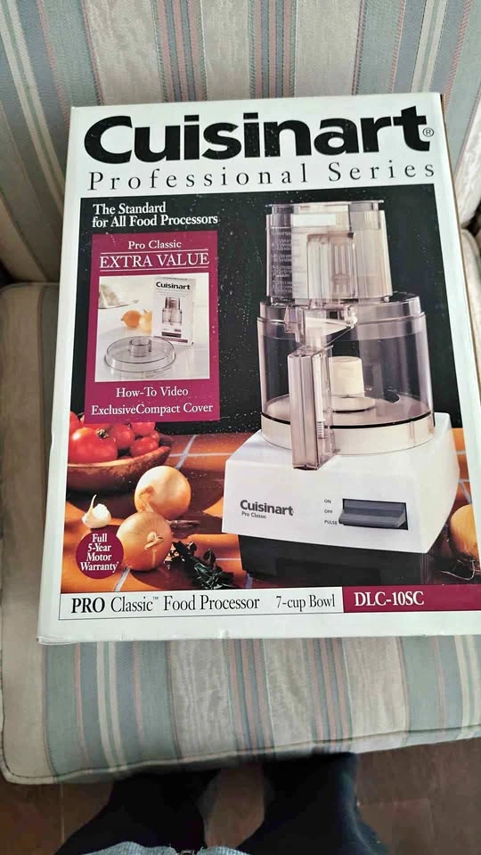 Cuisinart Pro Classic 7-Cup Food Processor DLC-10SC