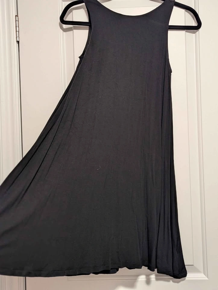 Old Navy Women’s Black Sleeveless Swing Dress – Size Small Petit - photo 2
