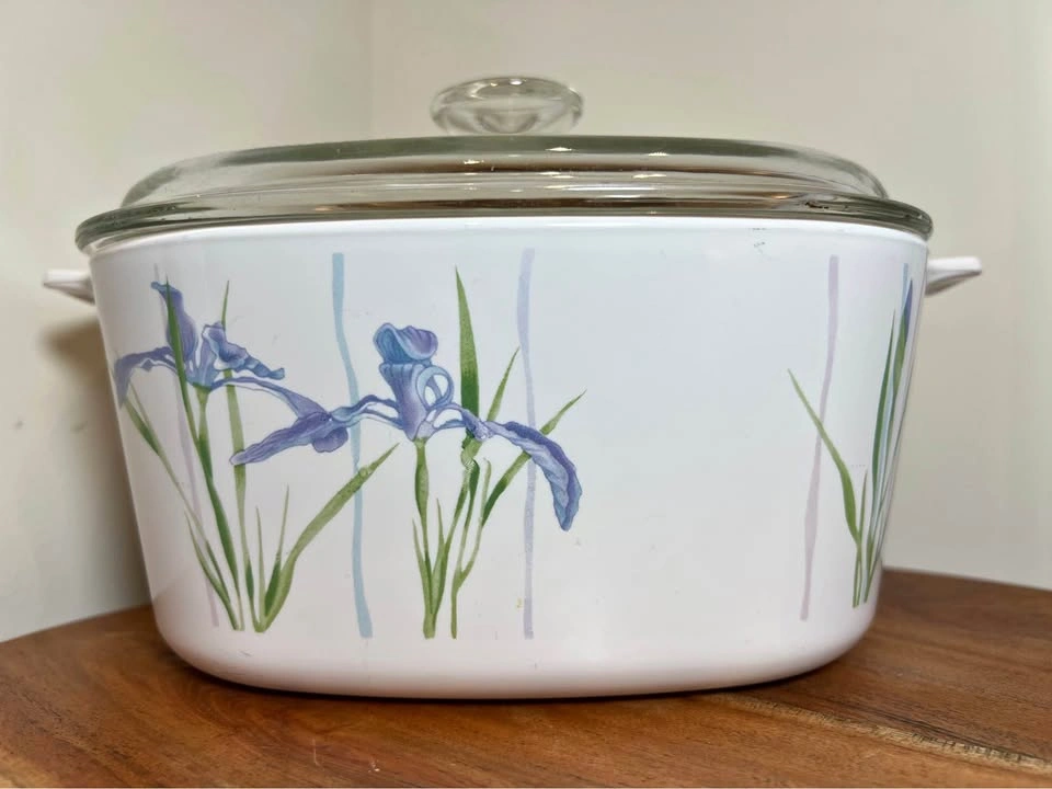 Corning Ware Shadow Iris 3 Qt Casserole w/ Pyrex Lid