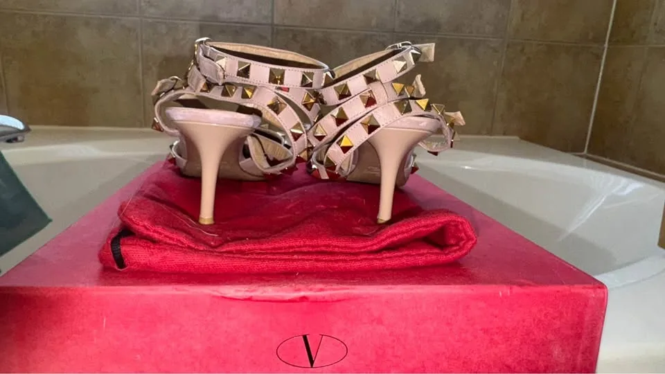 Valentino rock stud heels in powder size 7 image indicator(5)