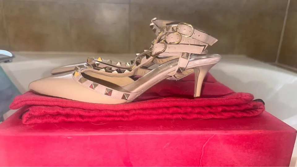 Valentino rock stud heels in powder size 7 image indicator(6)