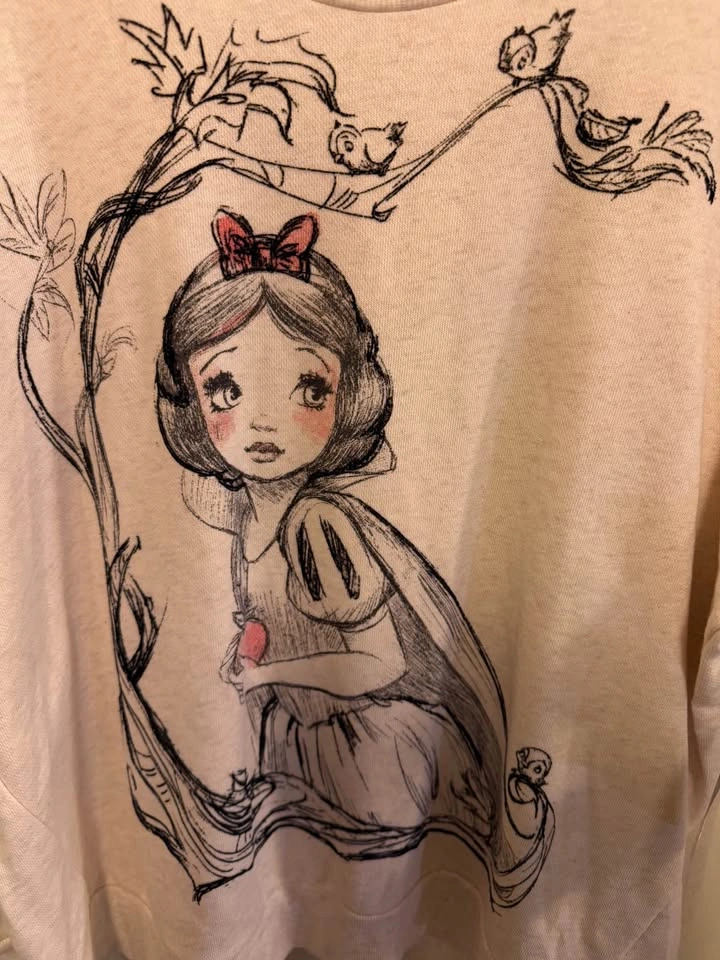 Disney Art of Snow White Ladies' Sweatshirt 2X - photo 4