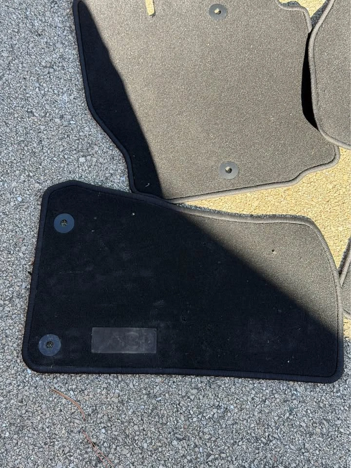 OEM Jeep Carpet Floor Mats Set of 4 – Black Original Fit - photo 5
