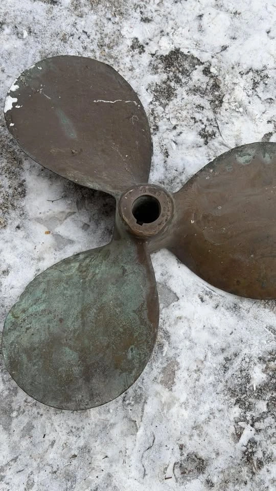 Vintage Bronze Boat Propeller 3 Blade Nautical Decor - photo 2
