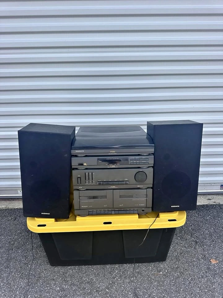 Magnavox FP 9410 Stereo System with Turntable, Cassette, Tuner &
