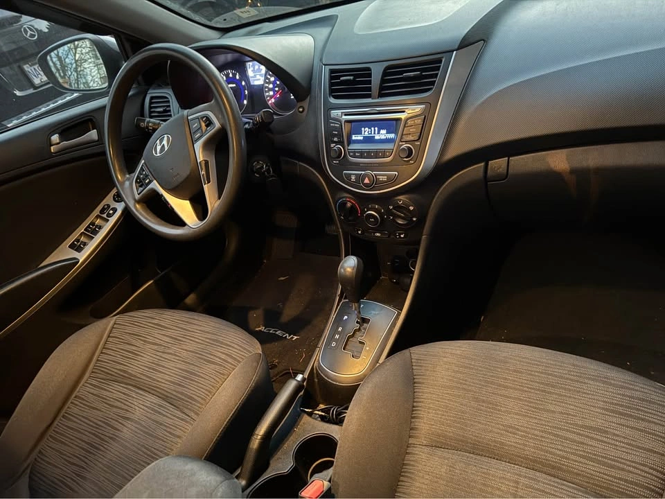 2016 Hyundai Accent Automatic Car - photo 3
