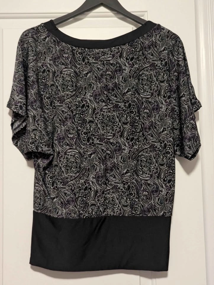 BB ORIGINAL Women’s Paisley Blouse – Size Medium - photo 4