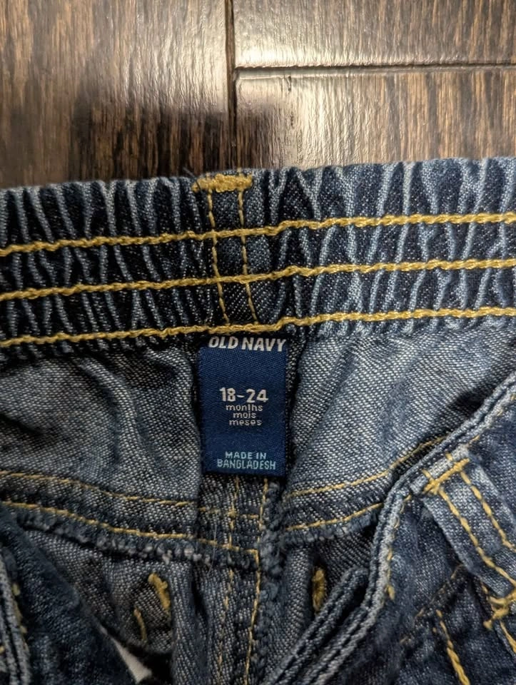 Old Navy Baby Jeans • Elastic Waist • Size 18–24M - photo 3