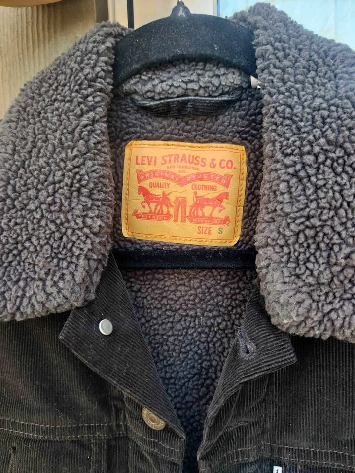 Levi's black Sherpa jacket - men's S