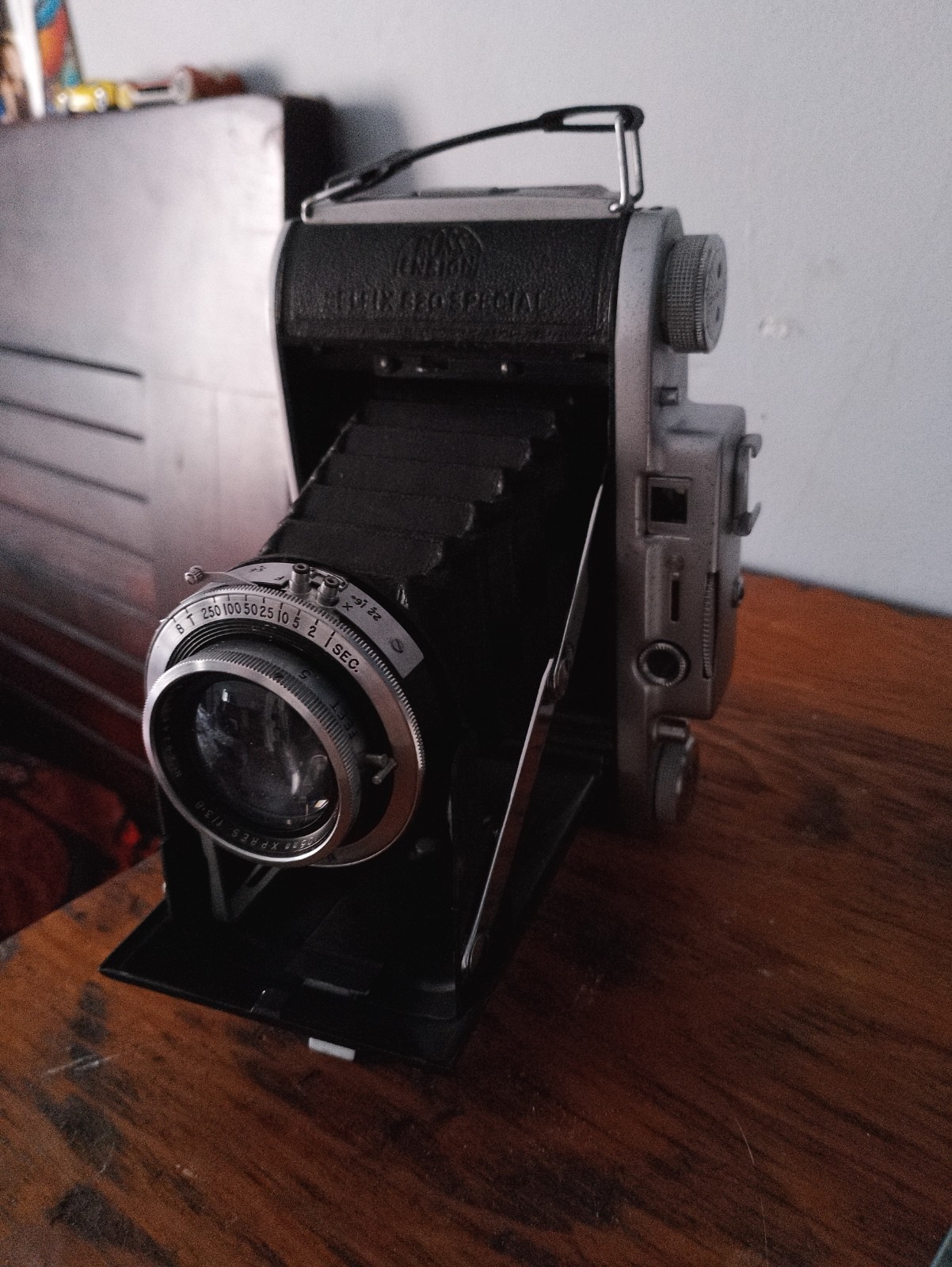 Ensign Selfix 820 120 rollfilm folding camera