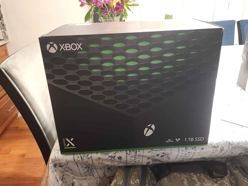 Xbox Series X Bundle w/ 3TB Storage + New Controller - photo 2