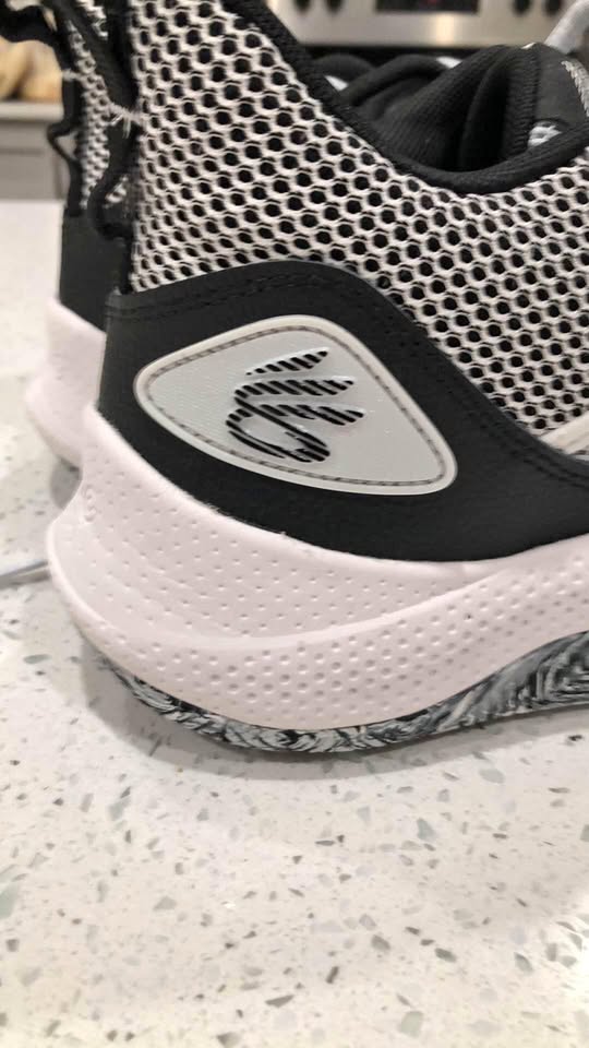 Curry 3Z 24