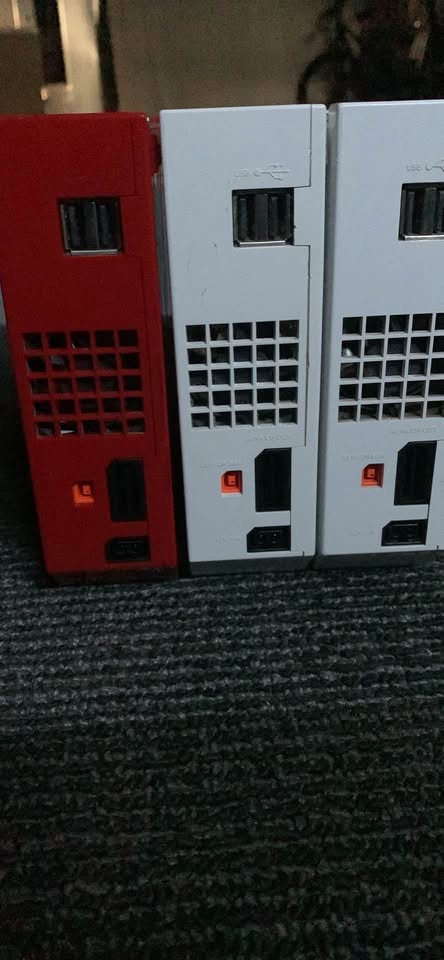 3 GameCube Compatible Wiis - photo 3