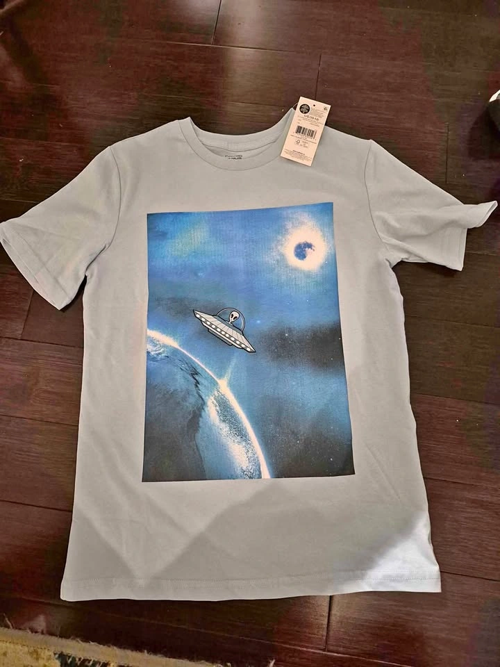 Brand New Size 6 Boys Alien Tshirt