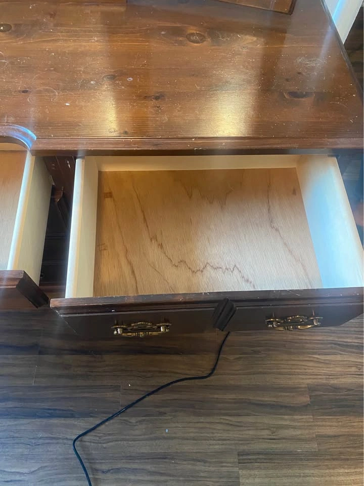 Vintage solid wood bedroom set. - photo 3