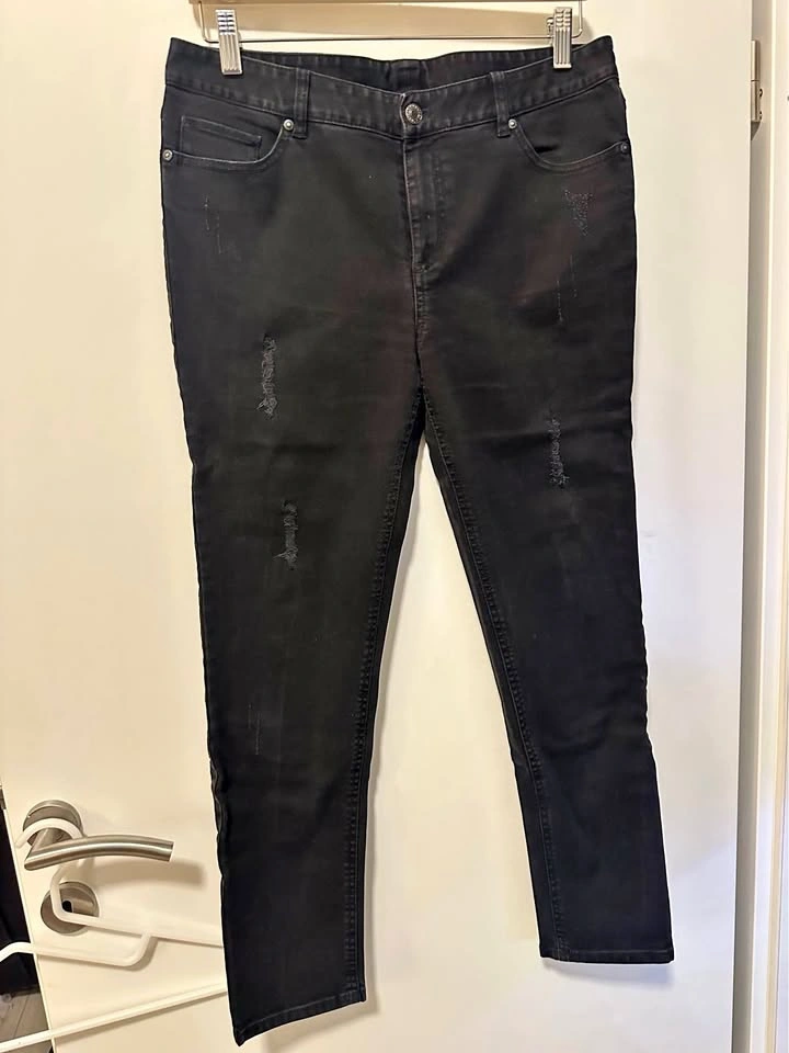 Girdear Black Distressed Jeans 29