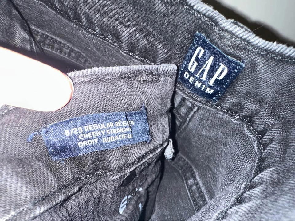 GAP Cheeky Straight Jeans Faded Black Raw Hem 8/29 - photo 2
