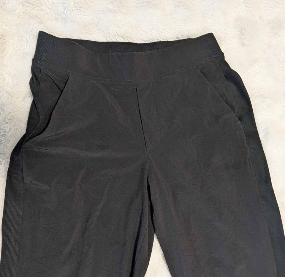 Athleta Black Tapered Pull-On Pants Size 4 - photo 3