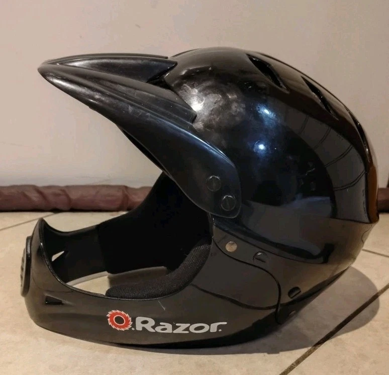 Razor Full Face Youth Helmet Black Medium