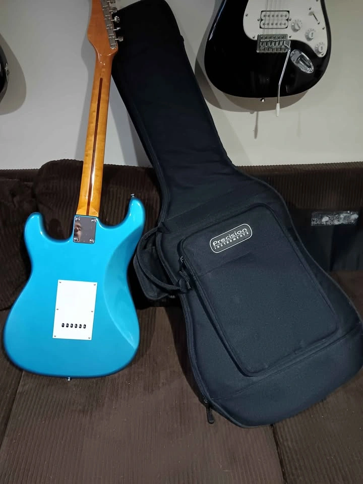 Jay Turser Vintage Series Electric Guitar w/ Gig Bag - photo 4