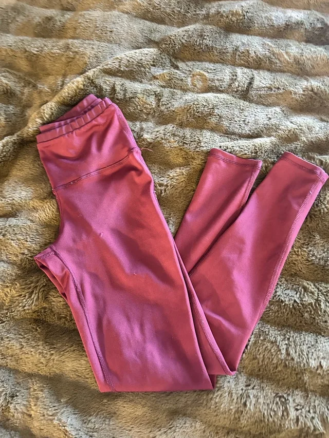 Women’s Size XS Burgundy Leggings Ardene