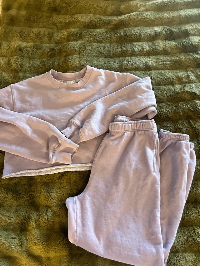 Aritzia TNA Cozy Fleece Sweatsuit (medium)