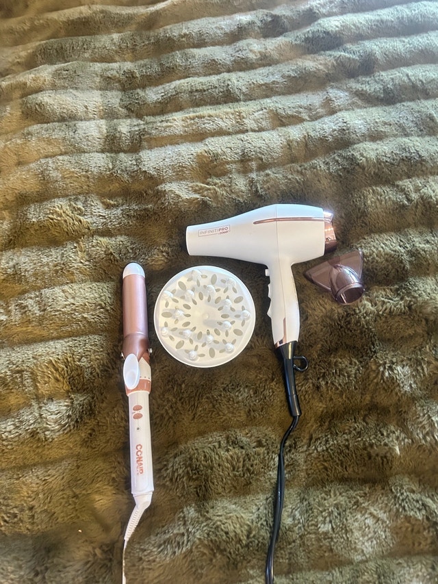 Blow dryer with attachments and curling iron - photo 4
