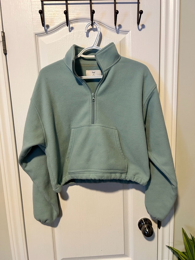 Aritzia TNA Quarter Zip Sweater - Medium