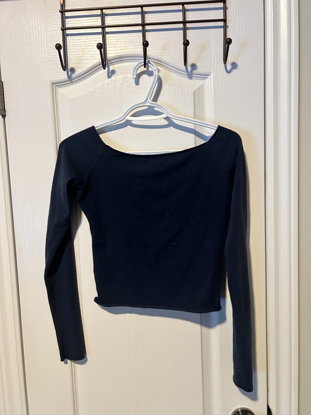 Brandy Melville navy longsleeve - photo 2