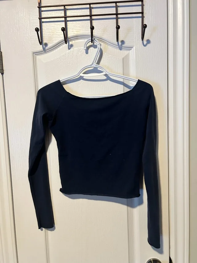 Brandy Melville navy longsleeve - photo 2