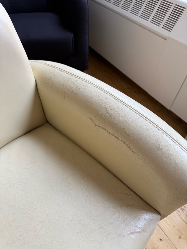 Cream leather chair - photo 5