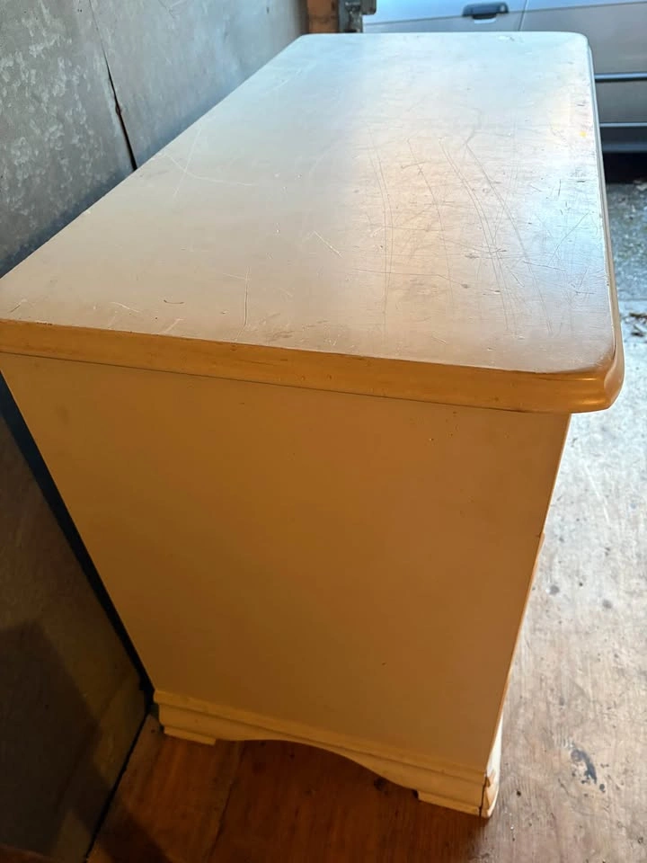 White wood 3-drawer dresser - photo 3