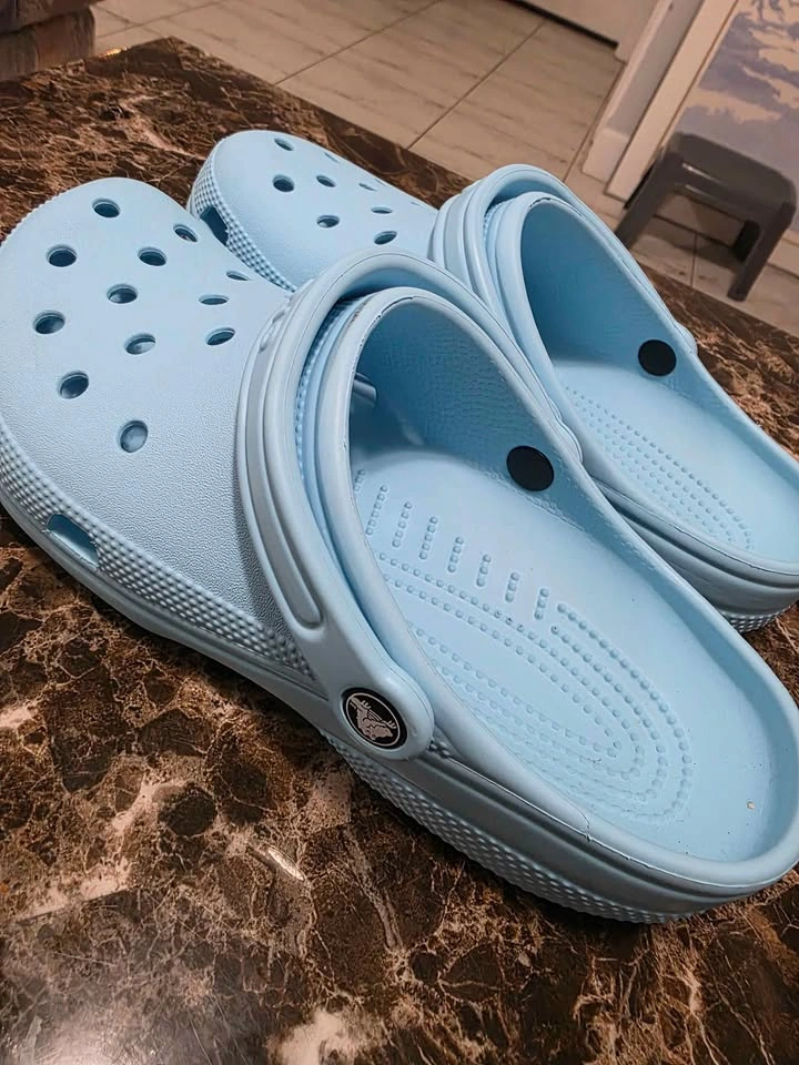 Crocs - Men’s size 9 / Women’s size 11 - photo 3