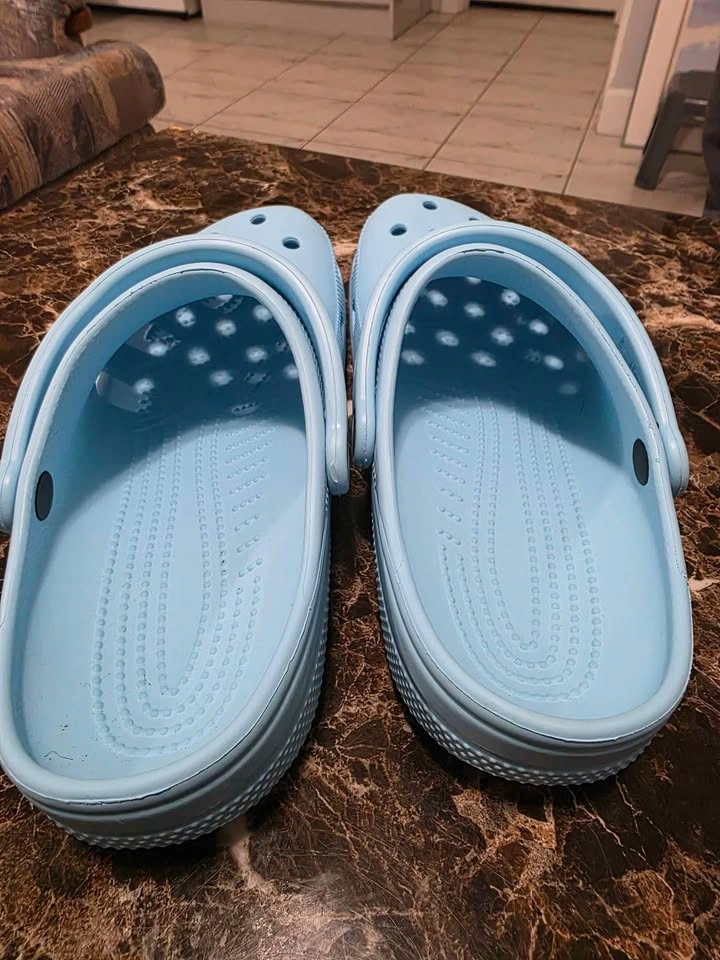 Crocs - Men’s size 9 / Women’s size 11 - photo 4