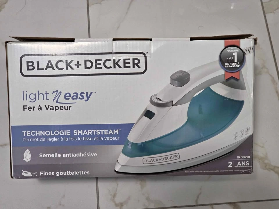 Black+Decker Light 'N Easy Steam Iron – Brand New in Box
