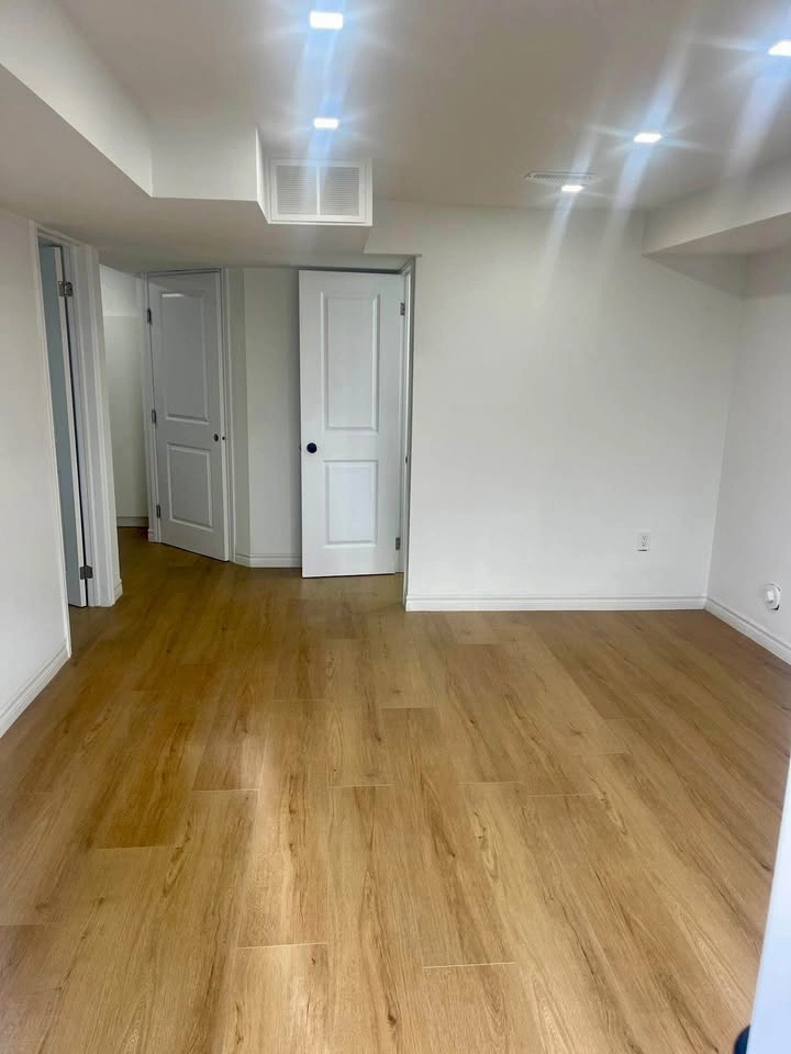 2 Beds 1 Bath - Apartment - photo 2