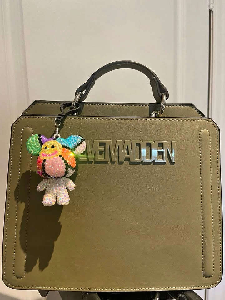 NEW Crystal Teddy Bear 🧸 Keychain - happy face flower 🌼 face