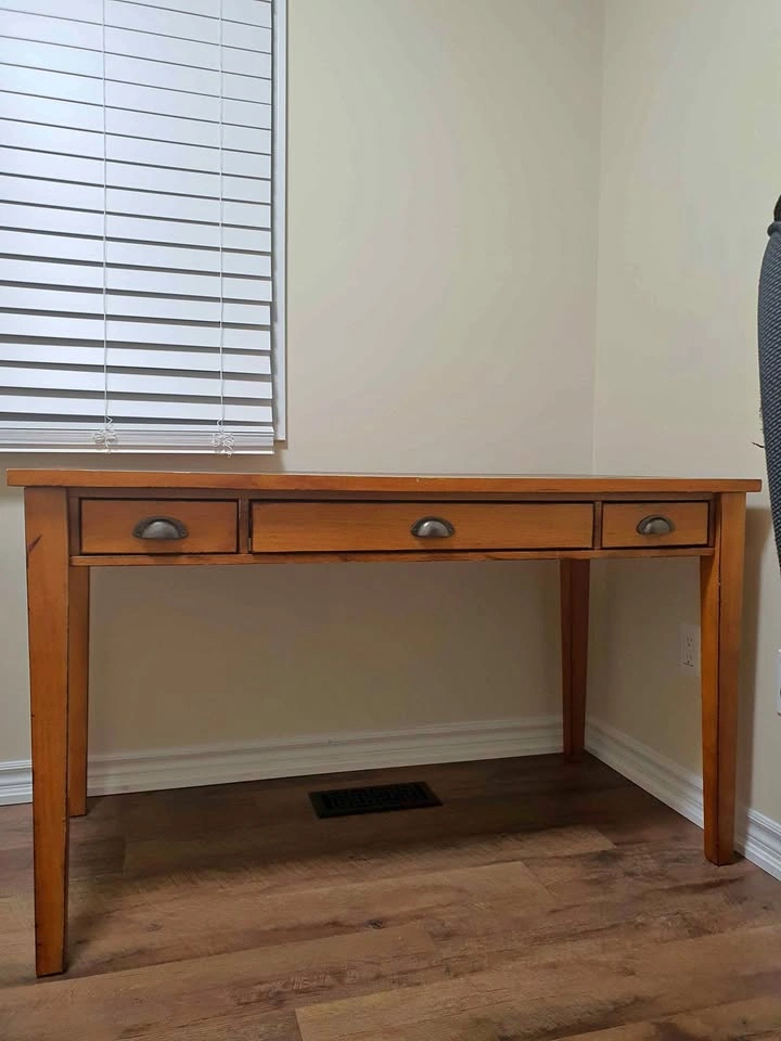 Solid Wood Style Desk & Comfortable Office Chair Set