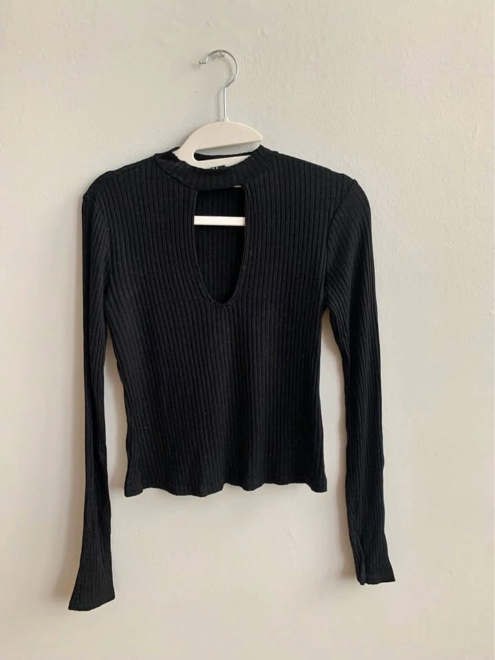 Black long sleeve cut out top