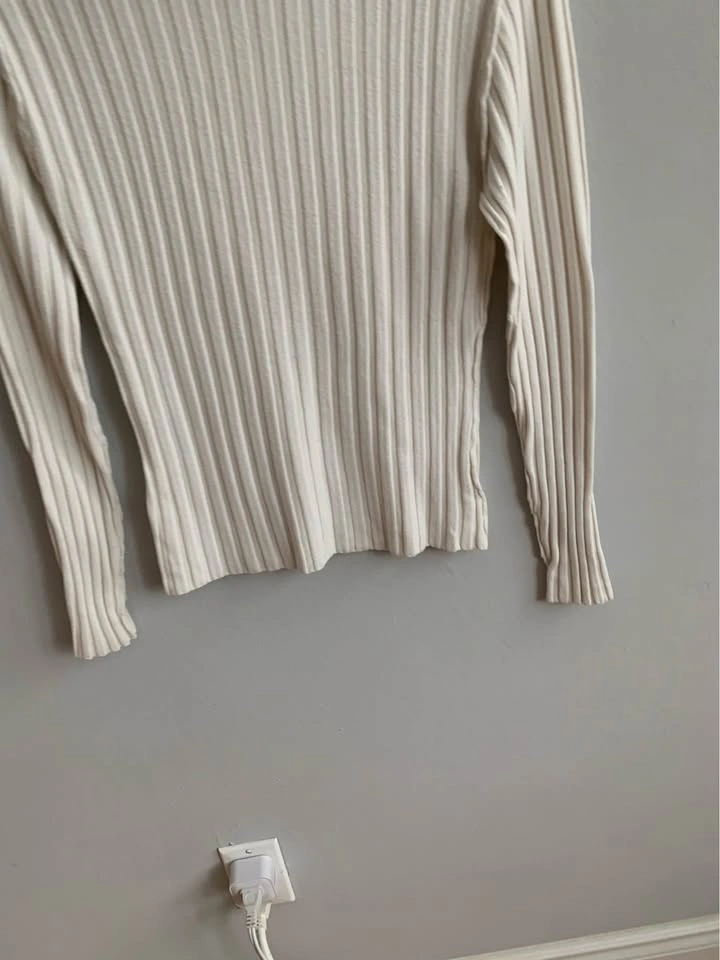 Cream turtle neck long sleeve top - photo 4