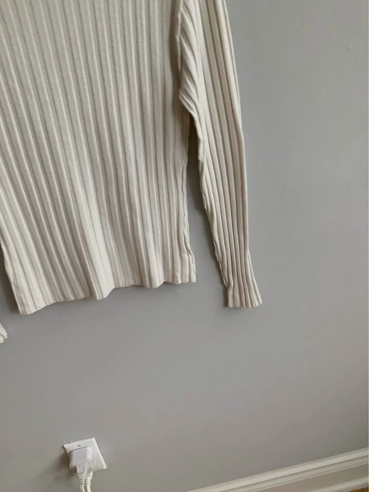 Cream turtle neck long sleeve top - photo 5