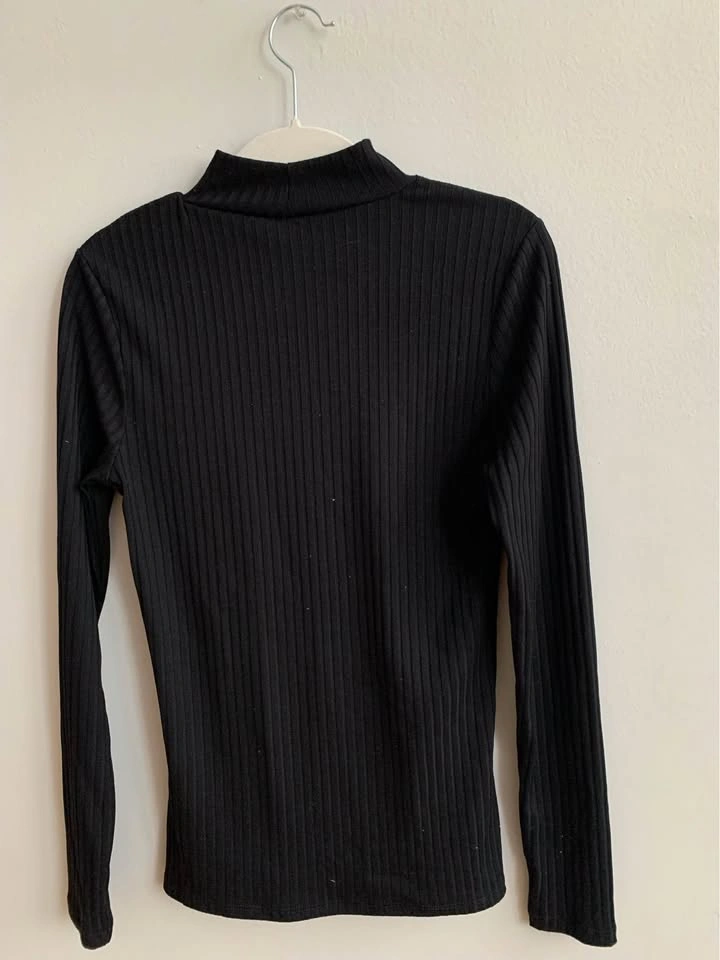 Black long sleeve top - photo 2