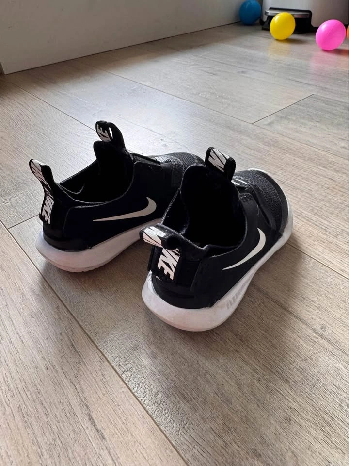 Nike Baby Shoes - photo 2