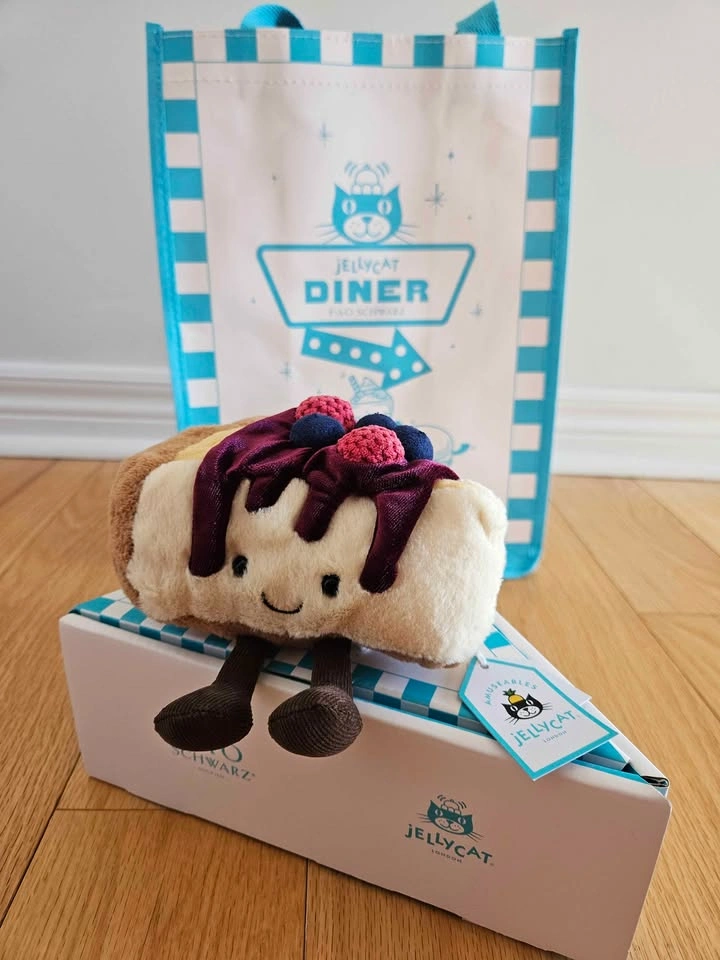 Jellycat New York Exclusive Cheesecake Plush (Brand New) - photo 2