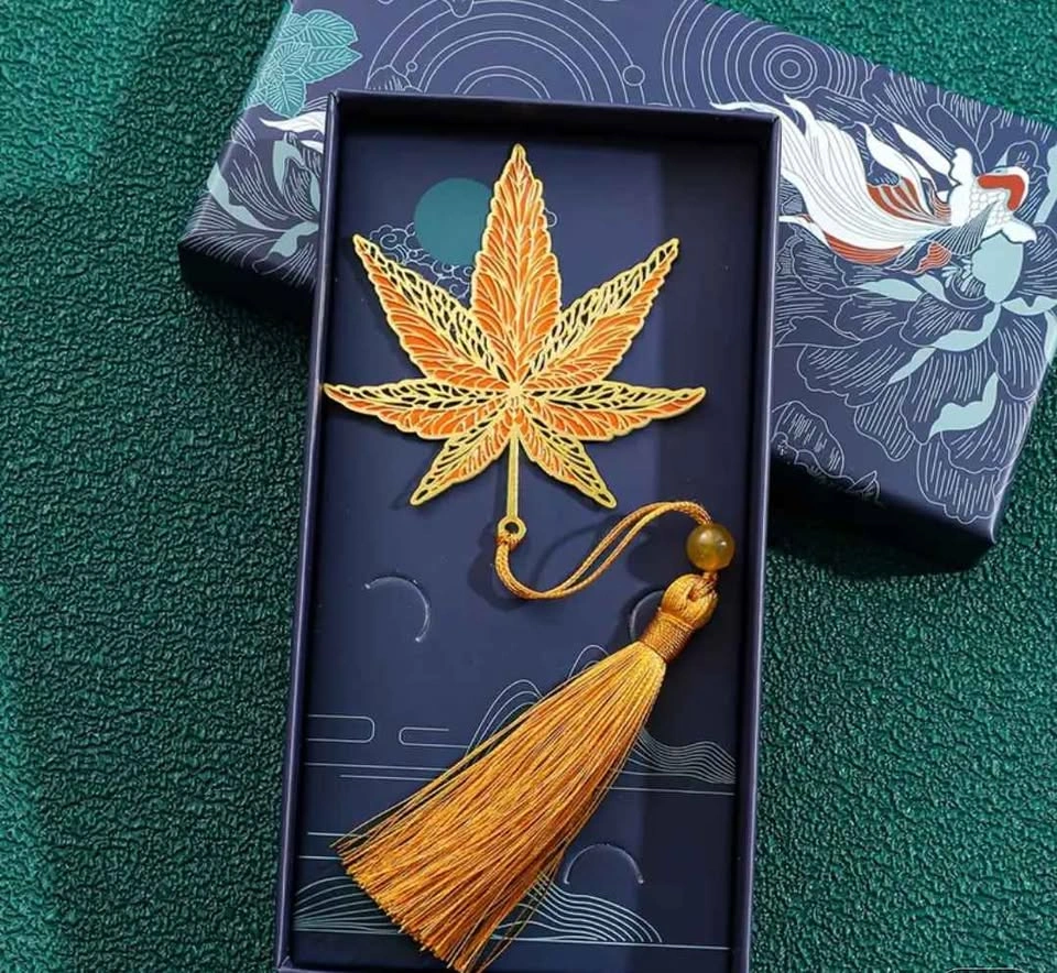 A beautiful metal bookmark for a gift 🎁✨ - photo 2
