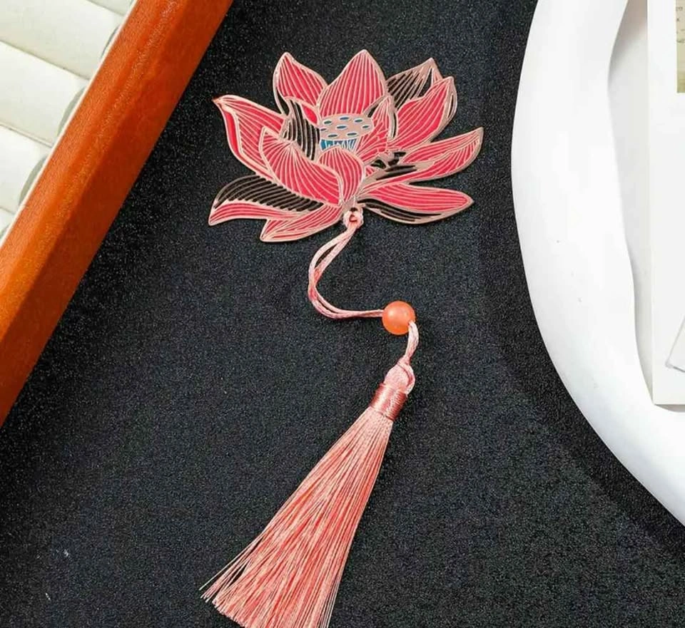 A beautiful metal bookmark for a gift 🎁✨ - photo 2