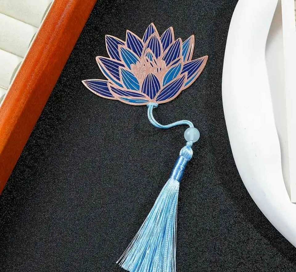 A beautiful metal bookmark for a gift 🎁✨ - photo 2