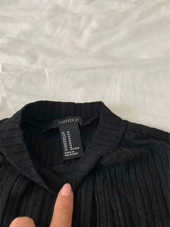Black long sleeve cut out top - photo 3